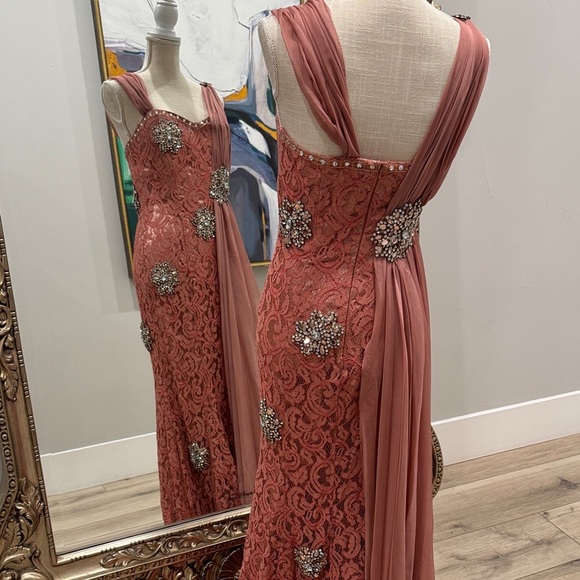 Elegant One Shoulder Lace Dress in Rose - Picture 3 of 5